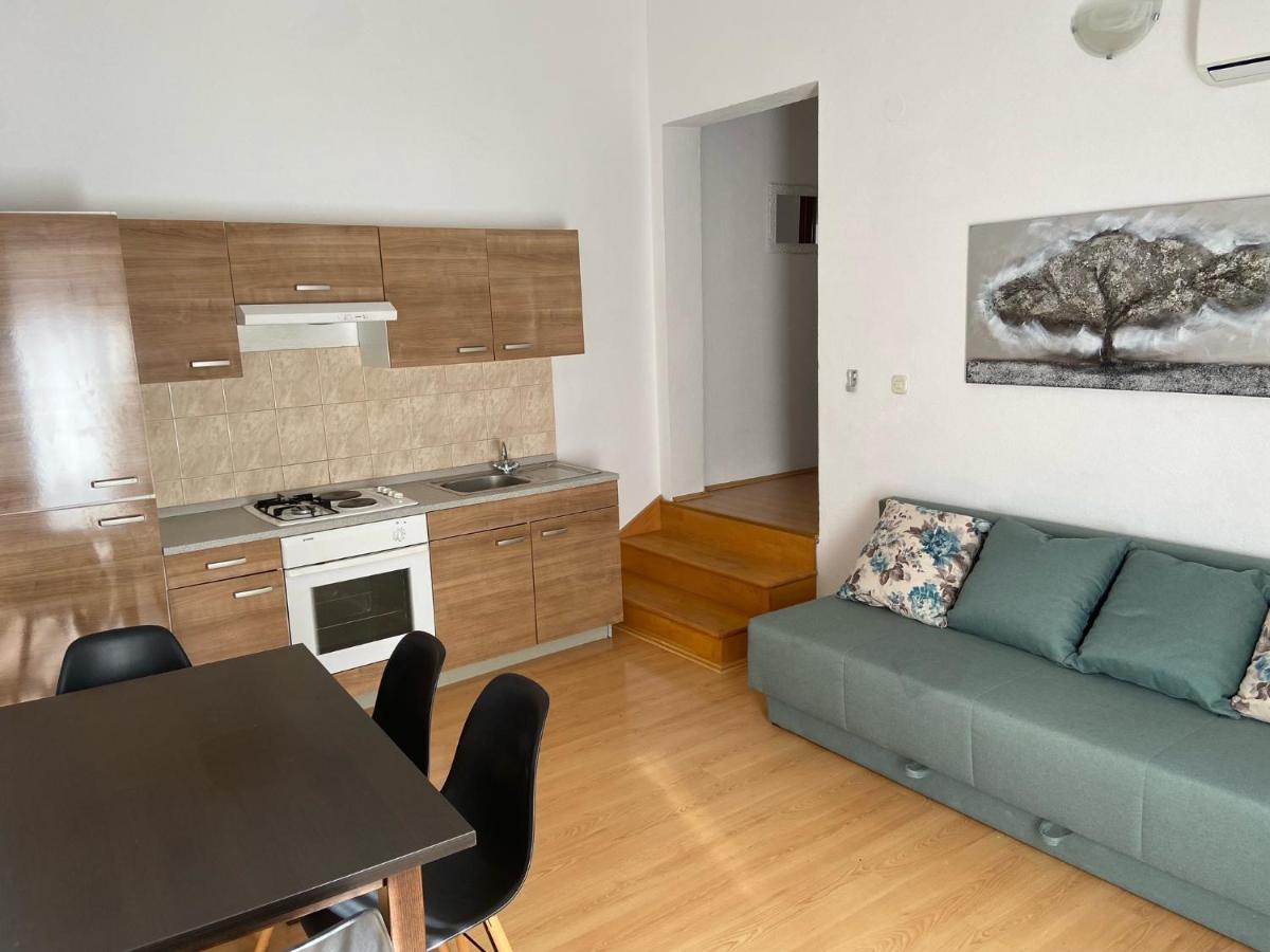 Apartman Polegubic Биоград на Мору Екстериор снимка