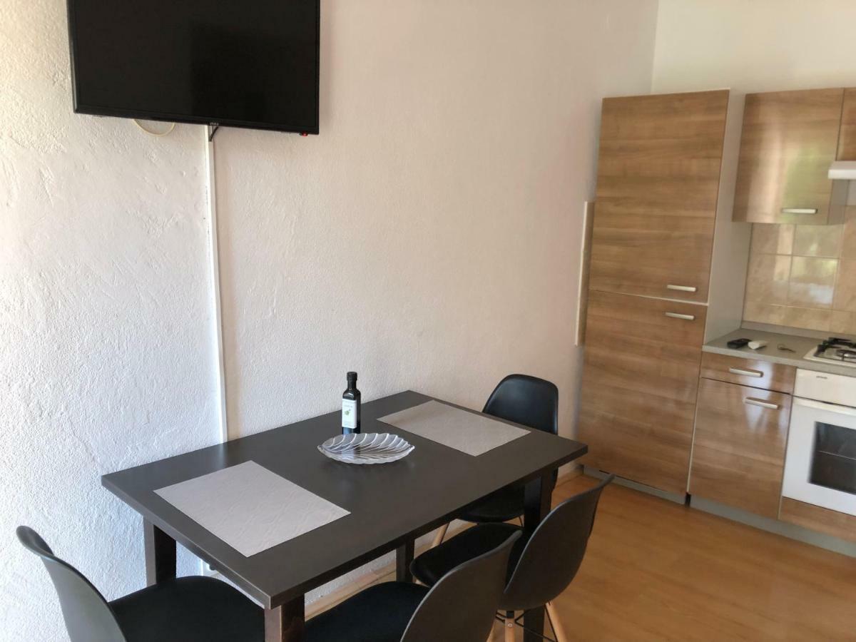 Apartman Polegubic Биоград на Мору Екстериор снимка